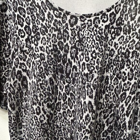 Torrid Top Women 3 3X Gray Black Pull On Short Sleeve Leopard Tee Shirt Blouse - Picture 5 of 12